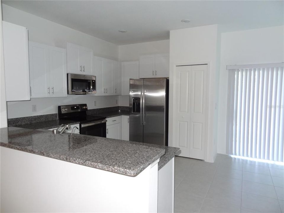 Active With Contract: $1,895 (3 beds, 2 baths, 1634 Square Feet)