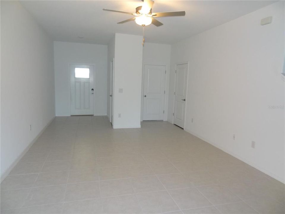 Active With Contract: $1,895 (3 beds, 2 baths, 1634 Square Feet)