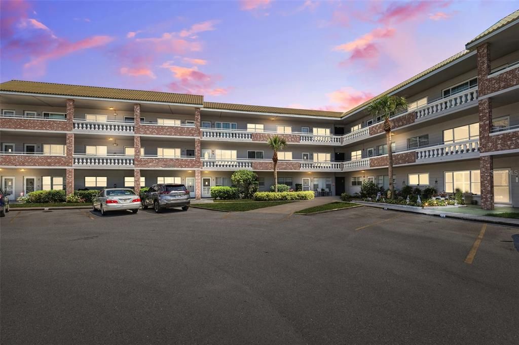 Recently Sold: $159,900 (2 beds, 2 baths, 1100 Square Feet)