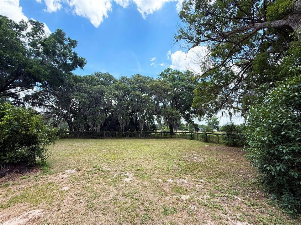 For Sale: $3,650,000 (3 beds, 2 baths, 1620 Square Feet)
