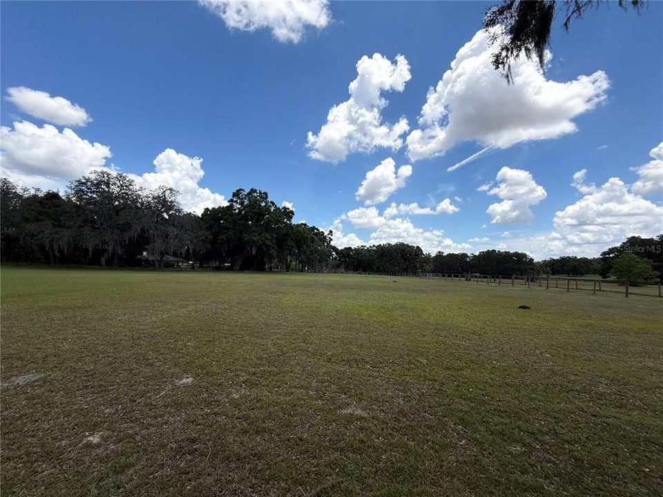 For Sale: $3,650,000 (3 beds, 2 baths, 1620 Square Feet)