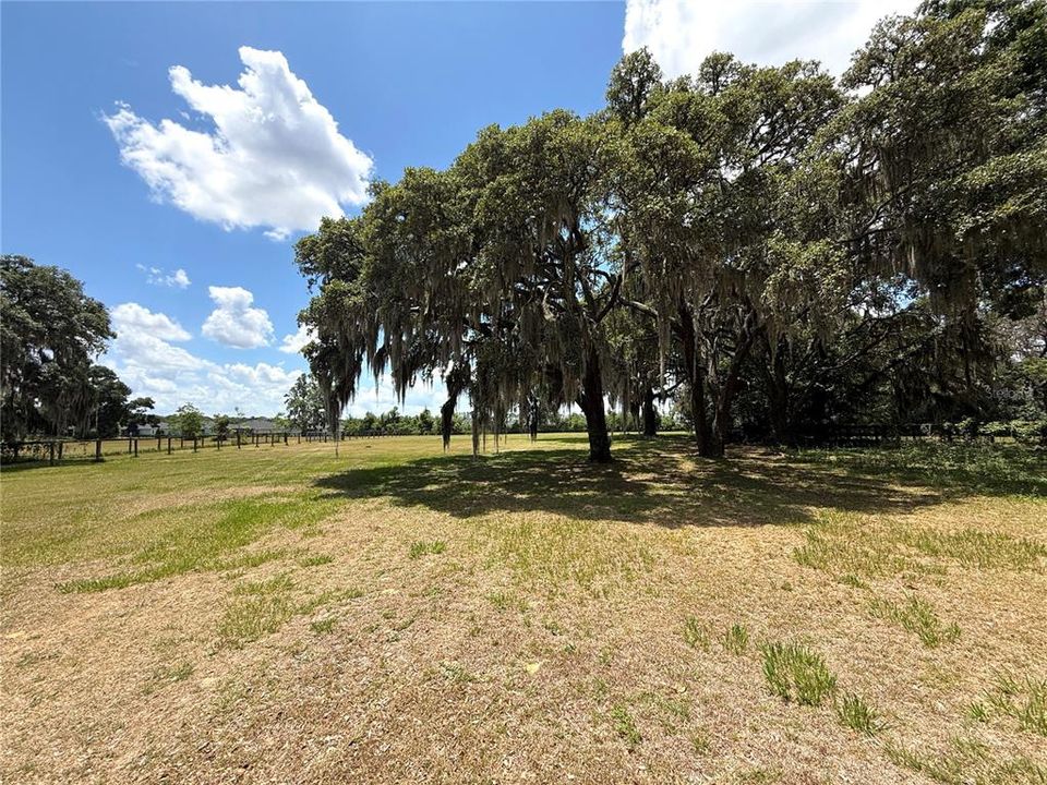 For Sale: $3,650,000 (3 beds, 2 baths, 1620 Square Feet)