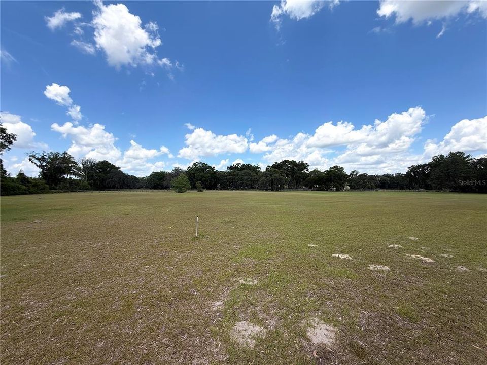 For Sale: $3,650,000 (3 beds, 2 baths, 1620 Square Feet)