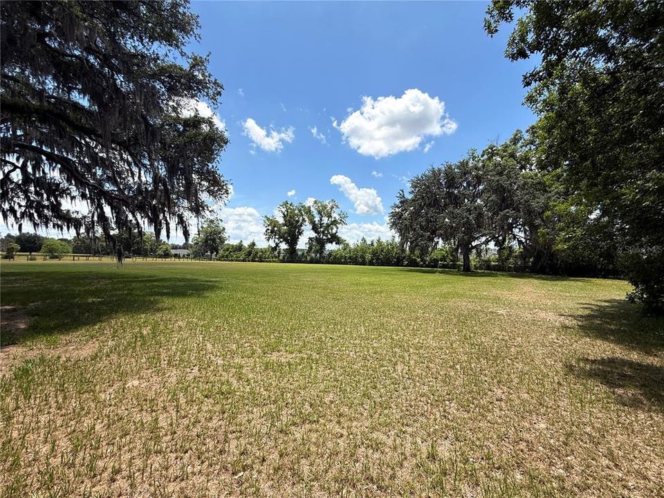 For Sale: $3,650,000 (3 beds, 2 baths, 1620 Square Feet)