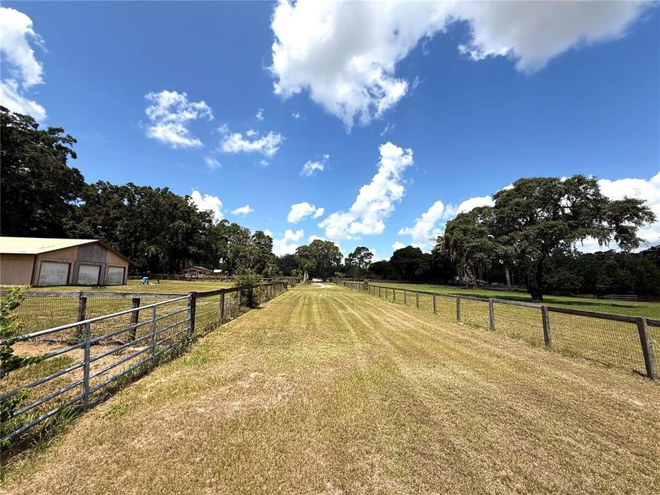 For Sale: $3,650,000 (3 beds, 2 baths, 1620 Square Feet)