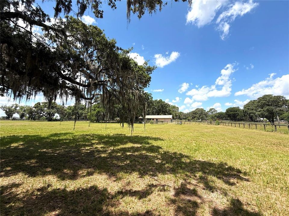 For Sale: $3,650,000 (3 beds, 2 baths, 1620 Square Feet)