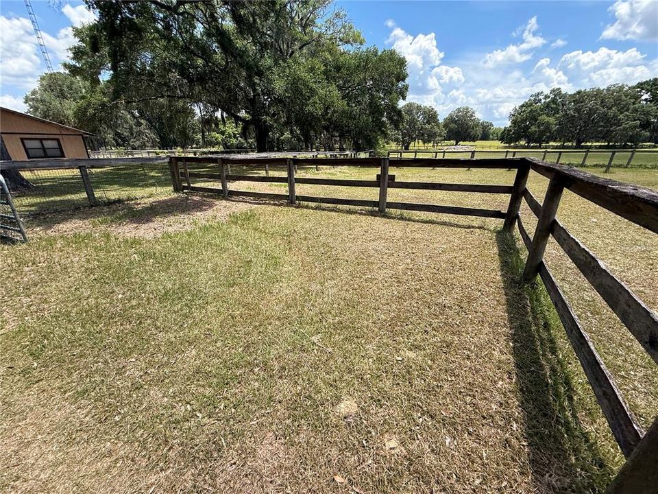 For Sale: $3,650,000 (3 beds, 2 baths, 1620 Square Feet)