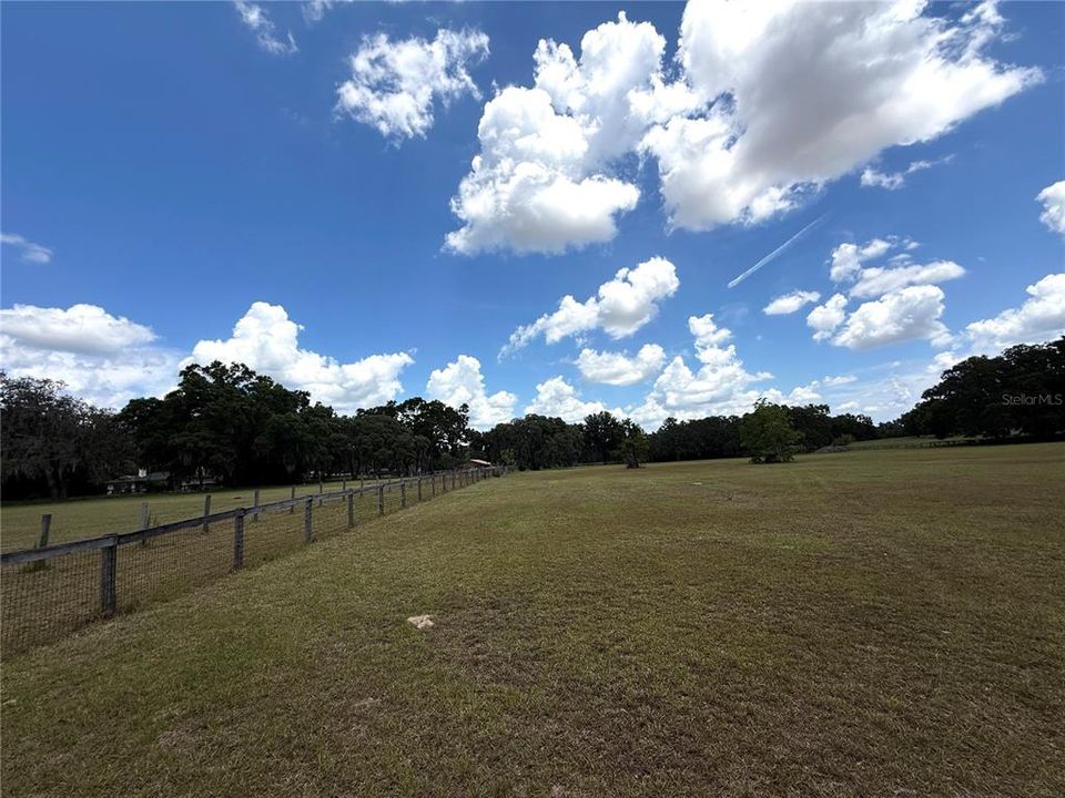 For Sale: $3,650,000 (3 beds, 2 baths, 1620 Square Feet)