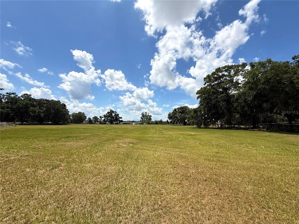 For Sale: $3,650,000 (3 beds, 2 baths, 1620 Square Feet)