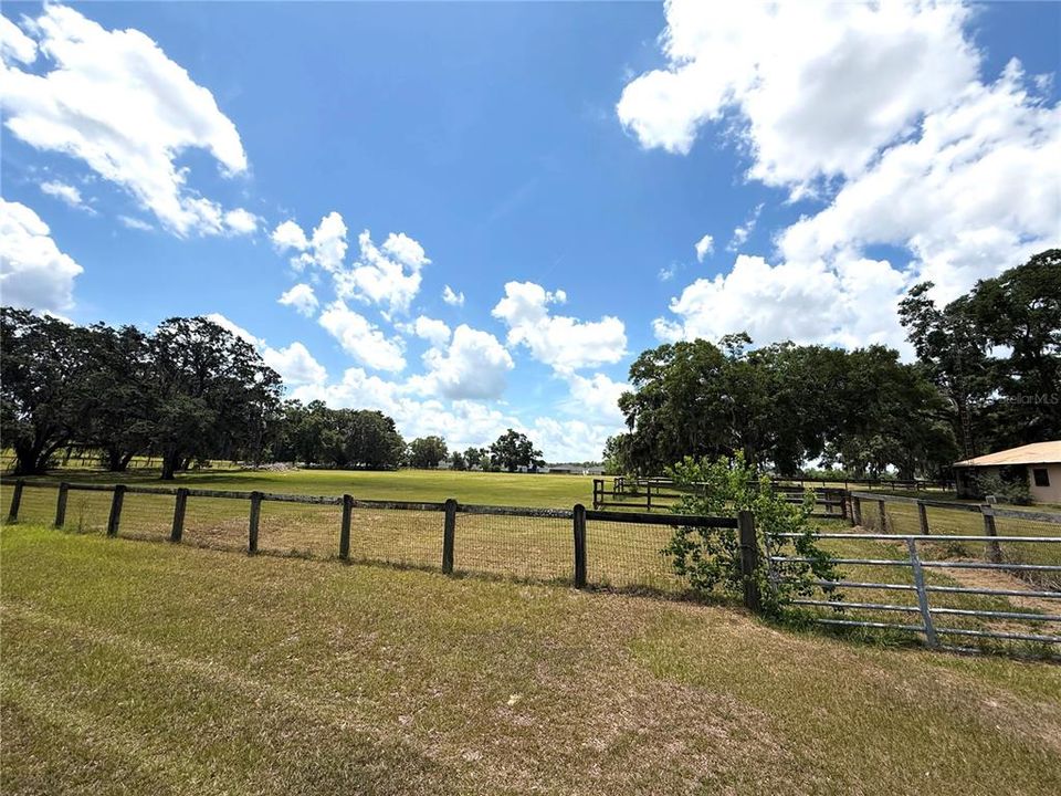 For Sale: $3,650,000 (3 beds, 2 baths, 1620 Square Feet)