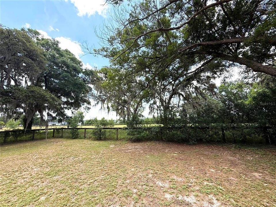 For Sale: $3,650,000 (3 beds, 2 baths, 1620 Square Feet)