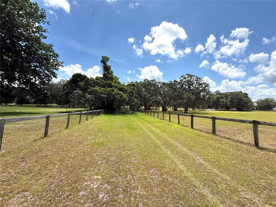 For Sale: $3,650,000 (3 beds, 2 baths, 1620 Square Feet)