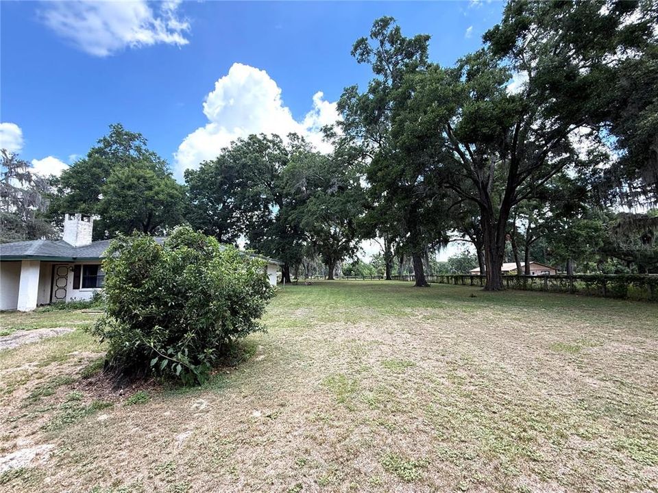 For Sale: $3,650,000 (3 beds, 2 baths, 1620 Square Feet)