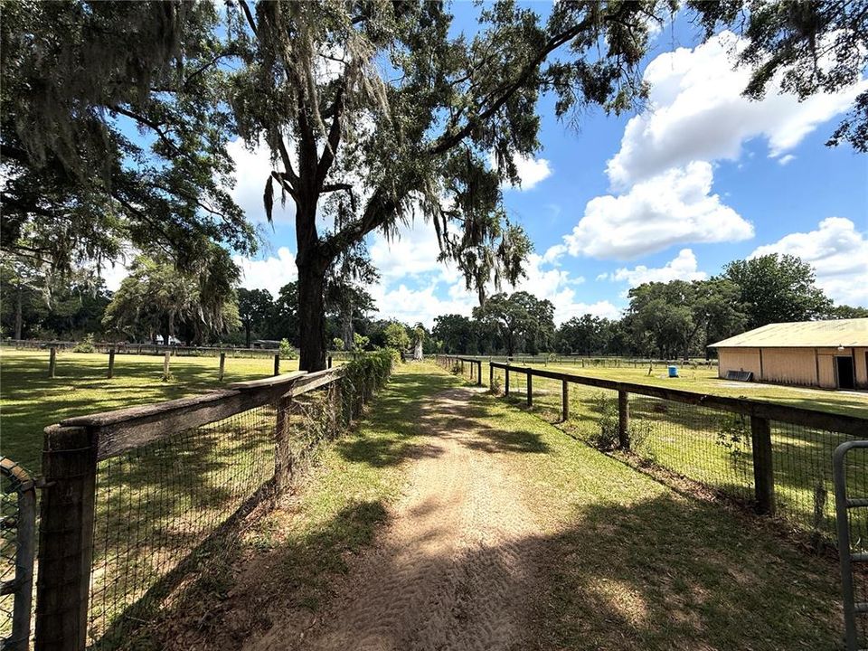 For Sale: $3,650,000 (3 beds, 2 baths, 1620 Square Feet)