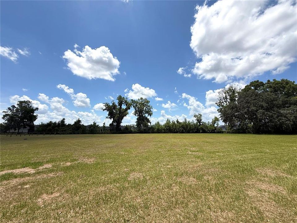 For Sale: $3,650,000 (3 beds, 2 baths, 1620 Square Feet)