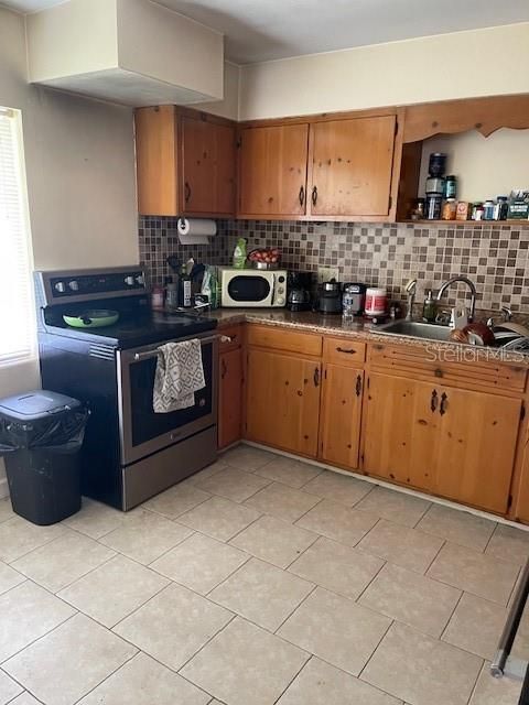 Activo con contrato: $273,000 (2 camas, 2 baños, 1115 Pies cuadrados)