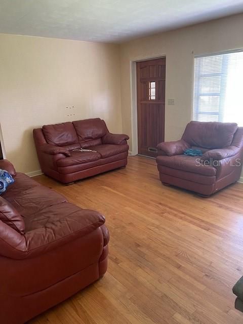 Activo con contrato: $273,000 (2 camas, 2 baños, 1115 Pies cuadrados)