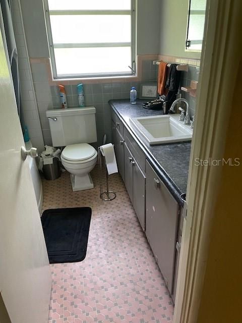 Activo con contrato: $273,000 (2 camas, 2 baños, 1115 Pies cuadrados)