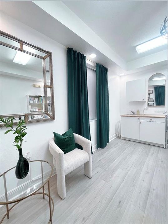 最近售出: $13,500 (0 贝兹, 0 浴室, 141 平方英尺)