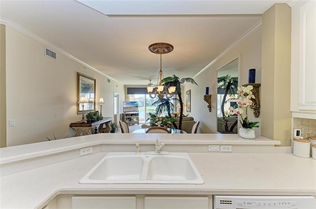 For Sale: $279,750 (2 beds, 2 baths, 1431 Square Feet)