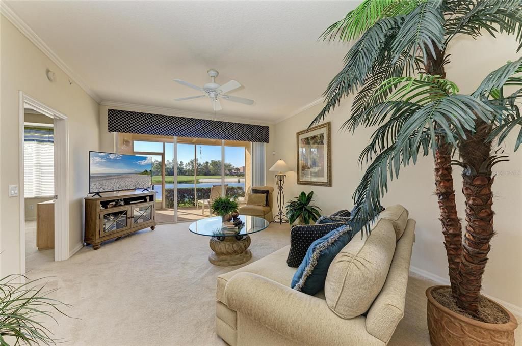 For Sale: $279,750 (2 beds, 2 baths, 1431 Square Feet)