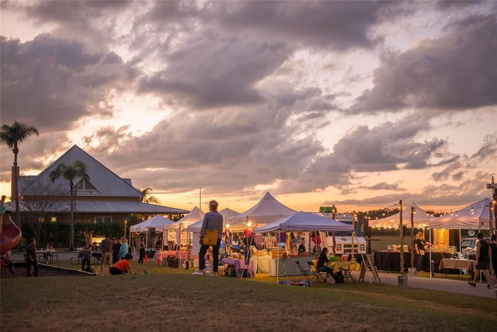 For Sale: $279,750 (2 beds, 2 baths, 1431 Square Feet)