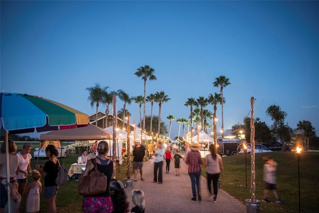 For Sale: $279,750 (2 beds, 2 baths, 1431 Square Feet)