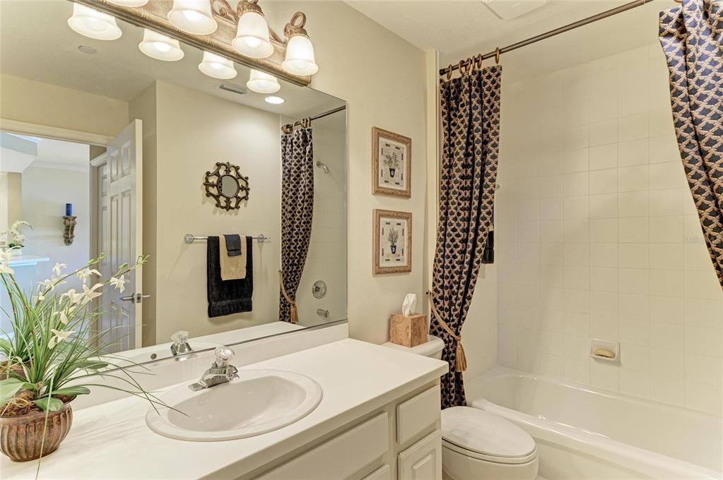 For Sale: $279,750 (2 beds, 2 baths, 1431 Square Feet)