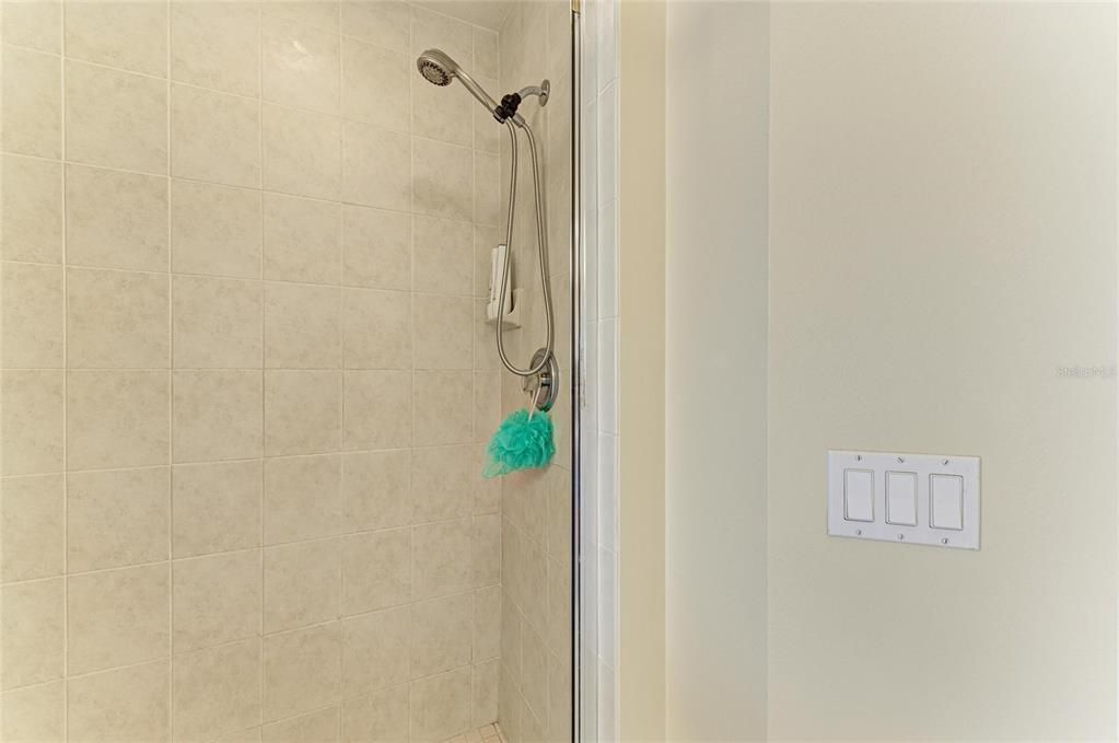 For Sale: $279,750 (2 beds, 2 baths, 1431 Square Feet)