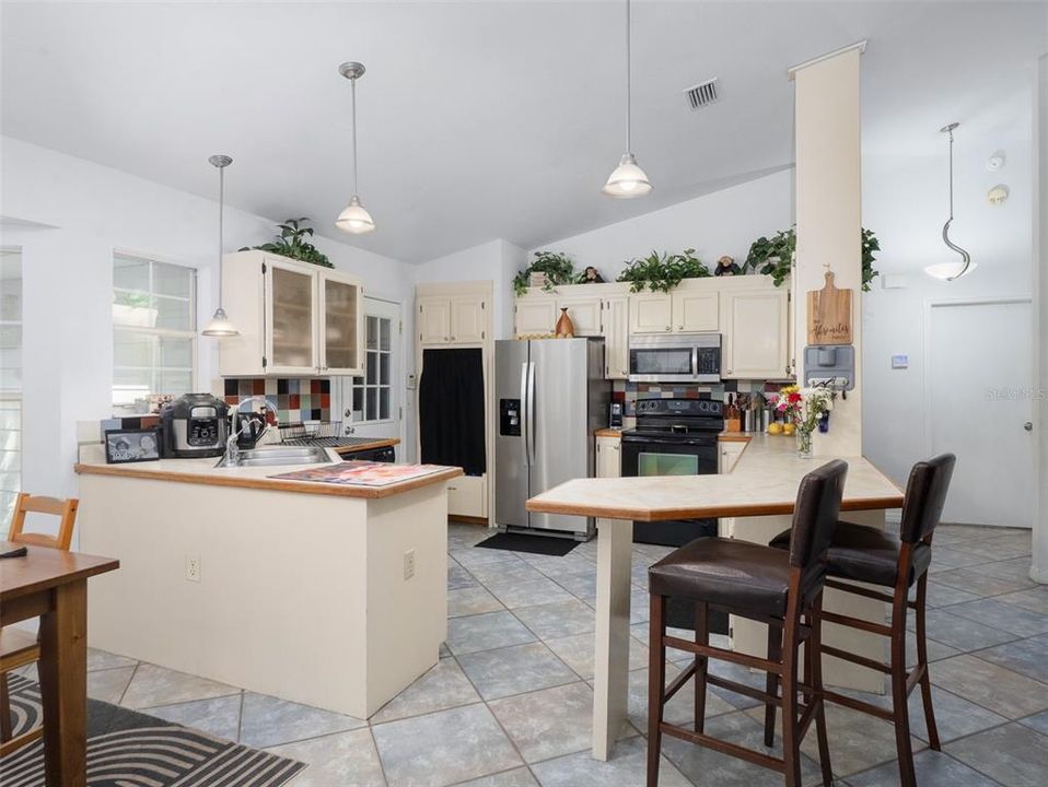 待售: $470,000 (3 贝兹, 3 浴室, 2629 平方英尺)