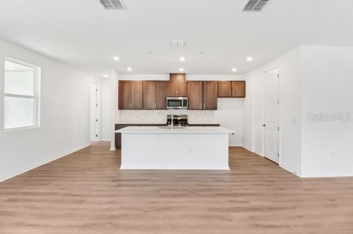 Active With Contract: $399,990 (3 beds, 2 baths, 2125 Square Feet)