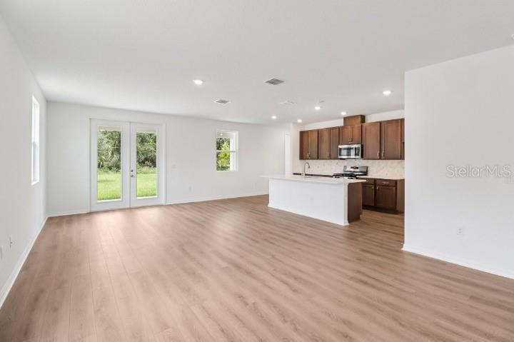 Active With Contract: $399,990 (3 beds, 2 baths, 2125 Square Feet)