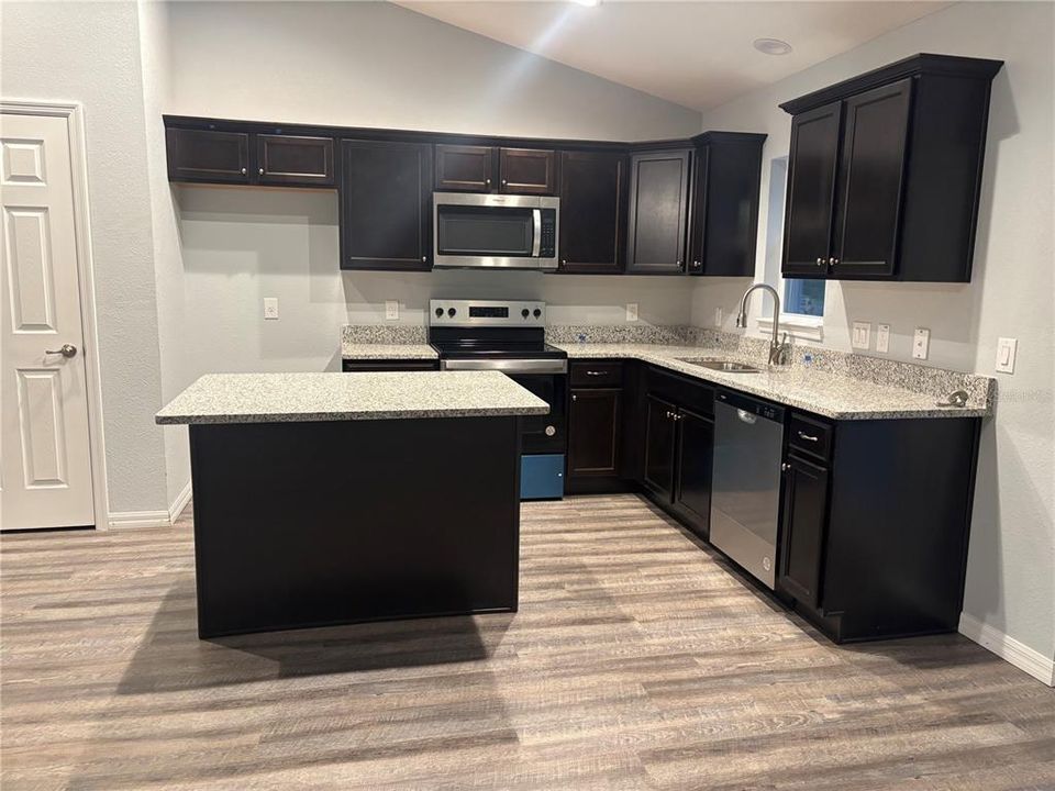 For Sale: $265,000 (3 beds, 2 baths, 1458 Square Feet)