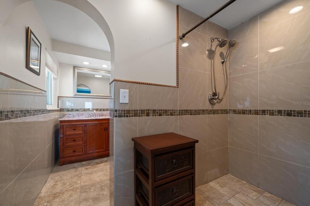 For Sale: $1,295,000 (3 beds, 3 baths, 2367 Square Feet)