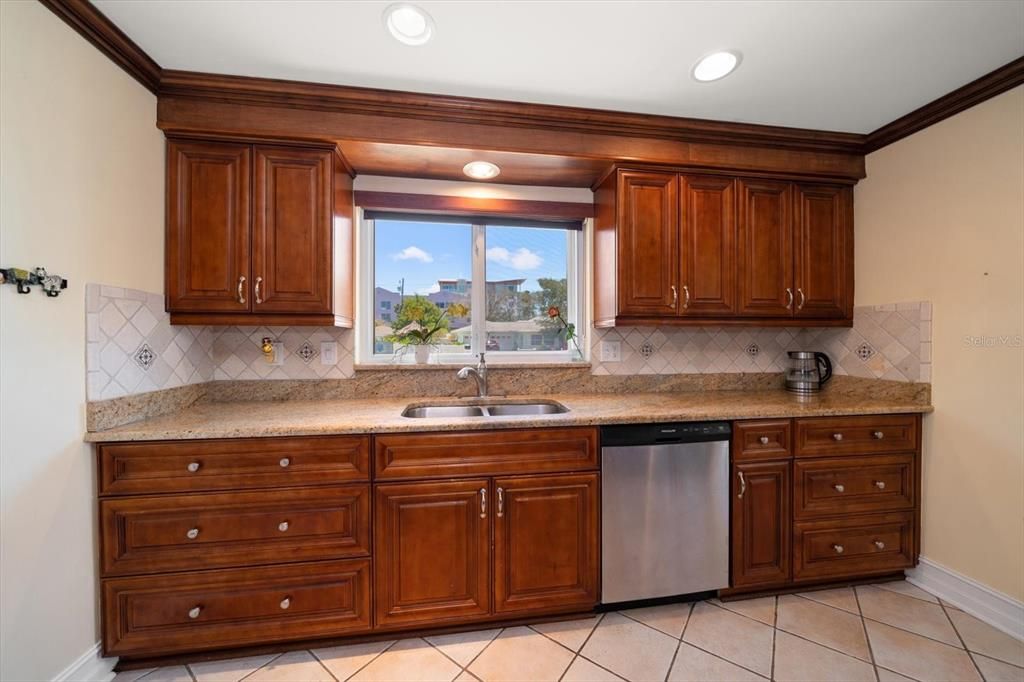 For Sale: $1,295,000 (3 beds, 3 baths, 2367 Square Feet)