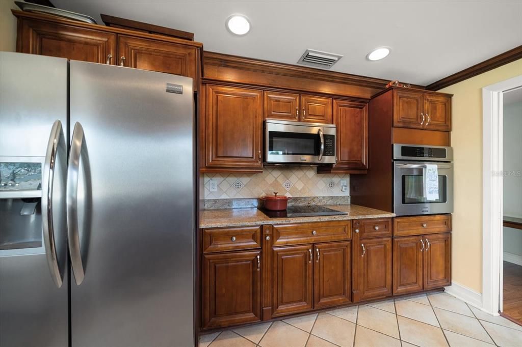 For Sale: $1,295,000 (3 beds, 3 baths, 2367 Square Feet)