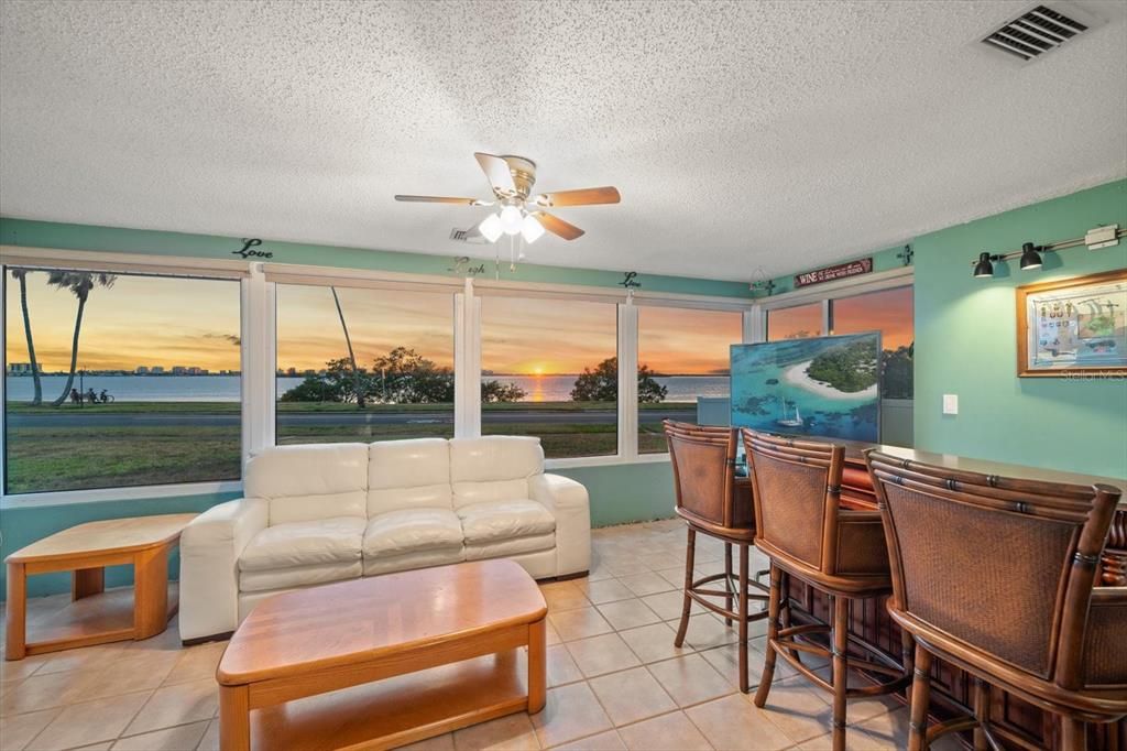 For Sale: $1,295,000 (3 beds, 3 baths, 2367 Square Feet)