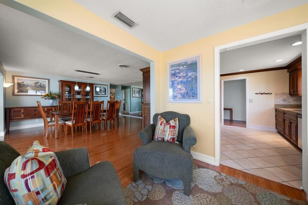 For Sale: $1,295,000 (3 beds, 3 baths, 2367 Square Feet)