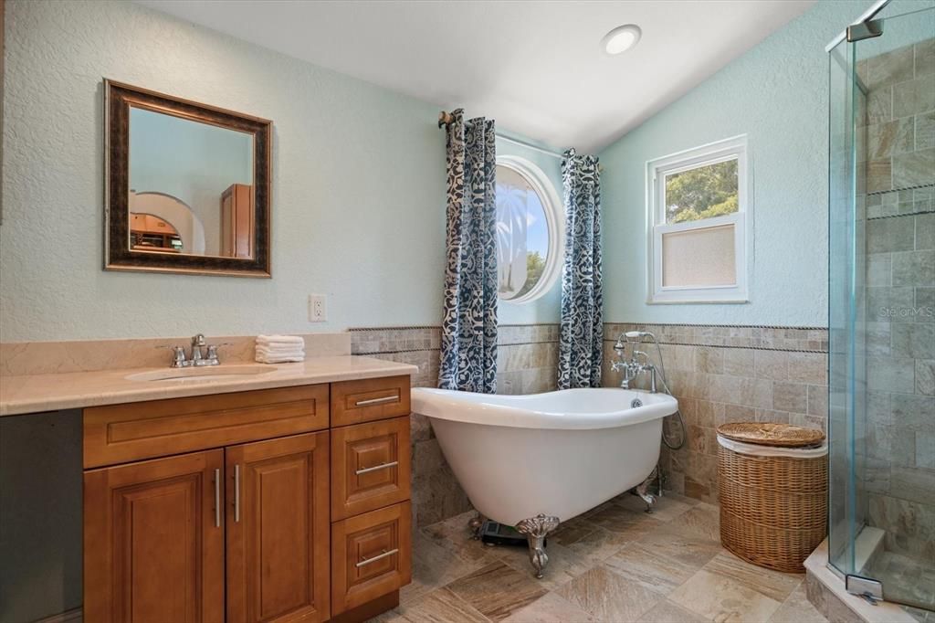 For Sale: $1,295,000 (3 beds, 3 baths, 2367 Square Feet)