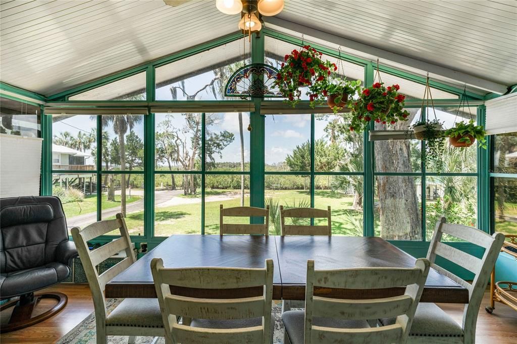 For Sale: $450,000 (2 beds, 2 baths, 1540 Square Feet)