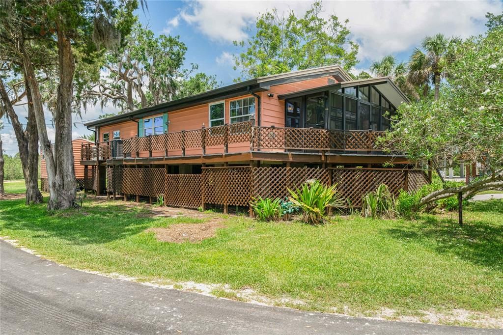 For Sale: $450,000 (2 beds, 2 baths, 1540 Square Feet)