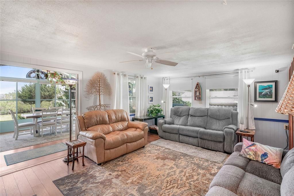 For Sale: $450,000 (2 beds, 2 baths, 1540 Square Feet)