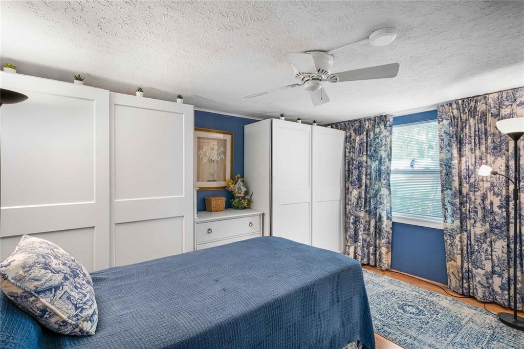 For Sale: $450,000 (2 beds, 2 baths, 1540 Square Feet)