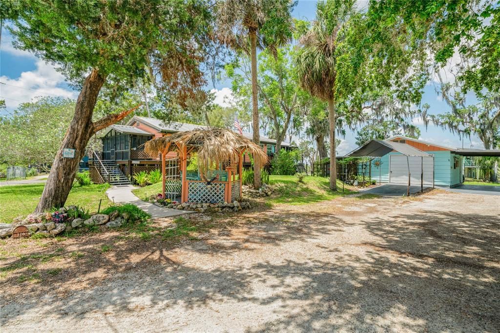 For Sale: $450,000 (2 beds, 2 baths, 1540 Square Feet)