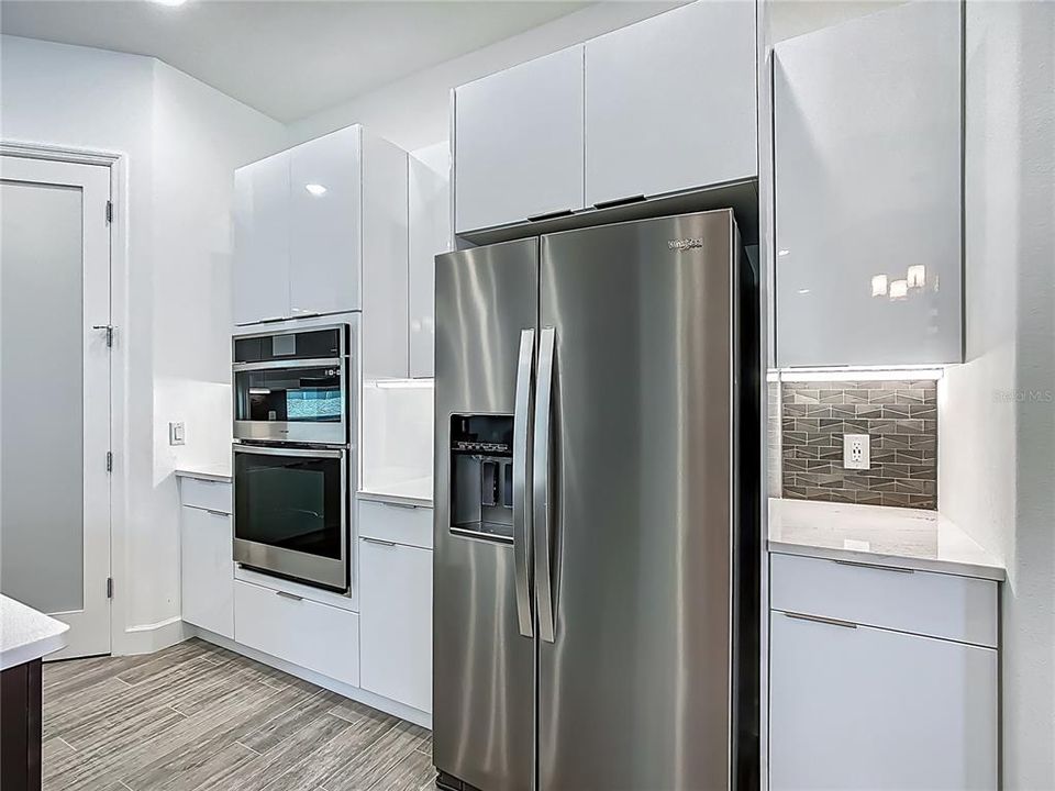 For Sale: $785,000 (3 beds, 3 baths, 2284 Square Feet)