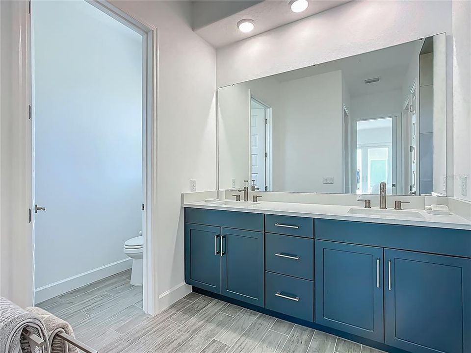 For Sale: $785,000 (3 beds, 3 baths, 2284 Square Feet)