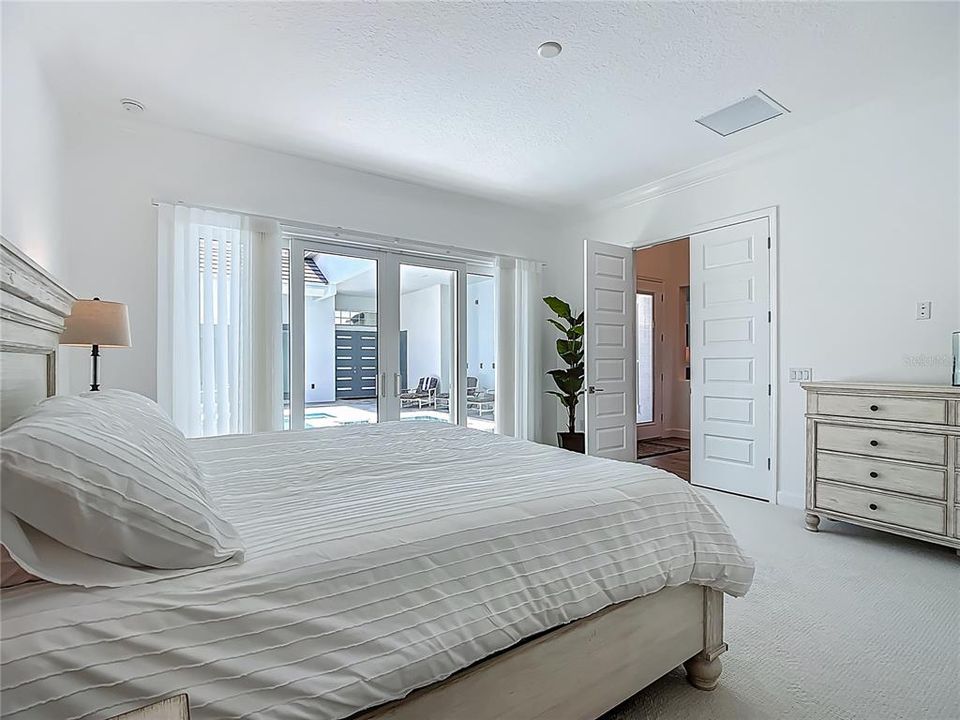 For Sale: $785,000 (3 beds, 3 baths, 2284 Square Feet)