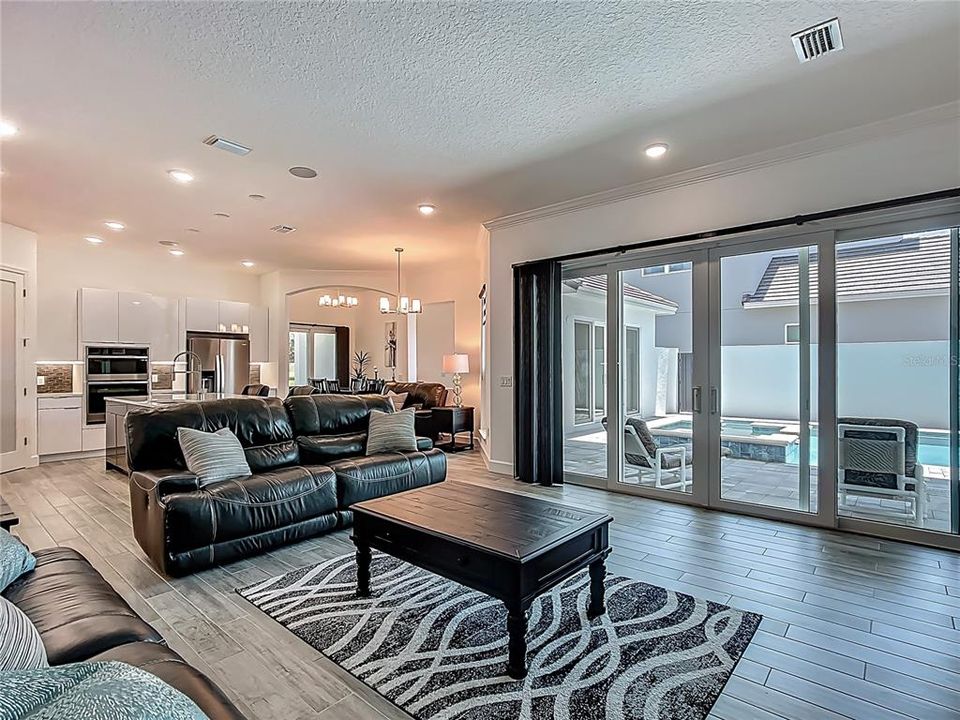 For Sale: $785,000 (3 beds, 3 baths, 2284 Square Feet)