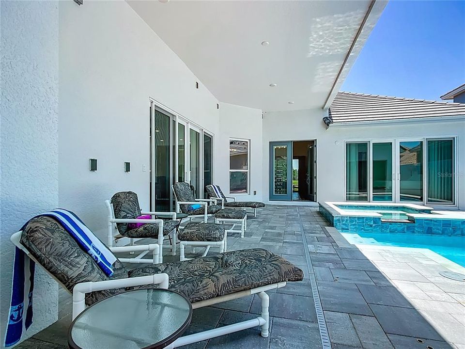 For Sale: $785,000 (3 beds, 3 baths, 2284 Square Feet)