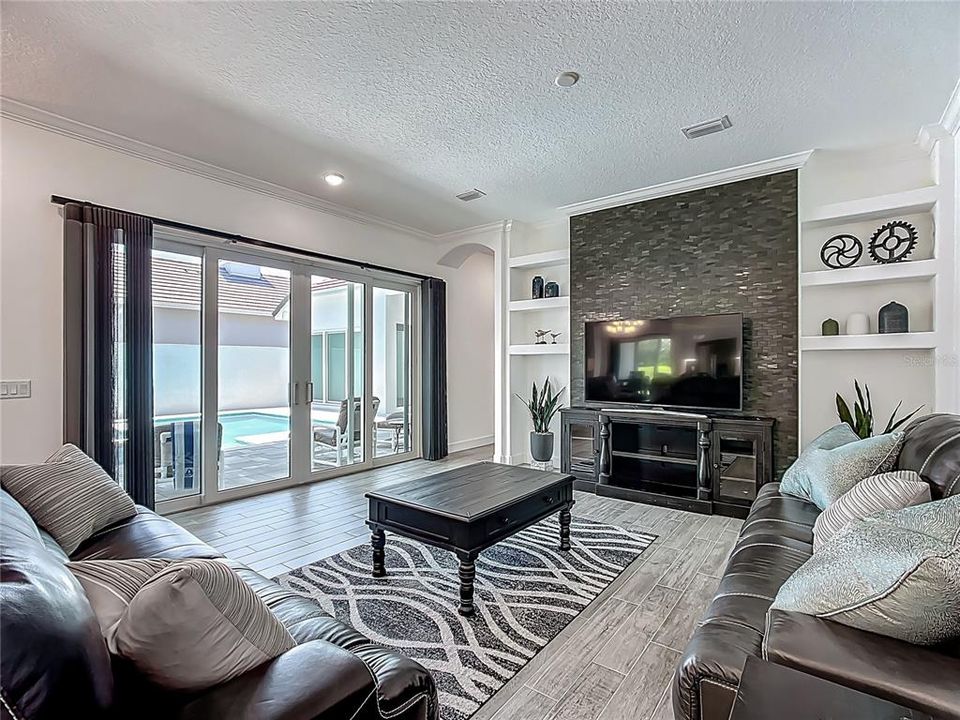 For Sale: $785,000 (3 beds, 3 baths, 2284 Square Feet)